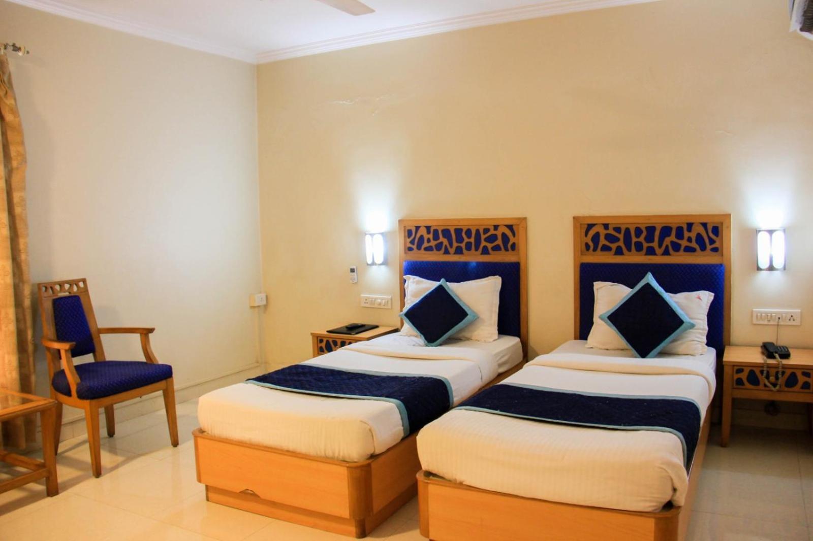 Hotel The Ambassador 3*
